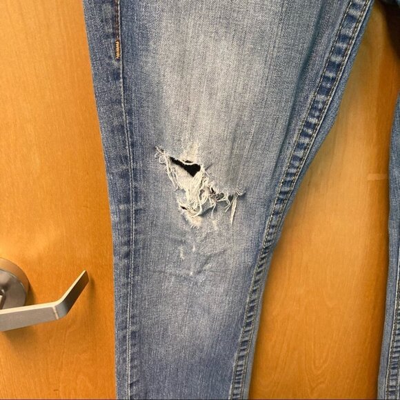 TRUE RELIGION Sz 30 X 34 Ricky  Light Medium Wash Distressed Jeans - Picture 2 of 14